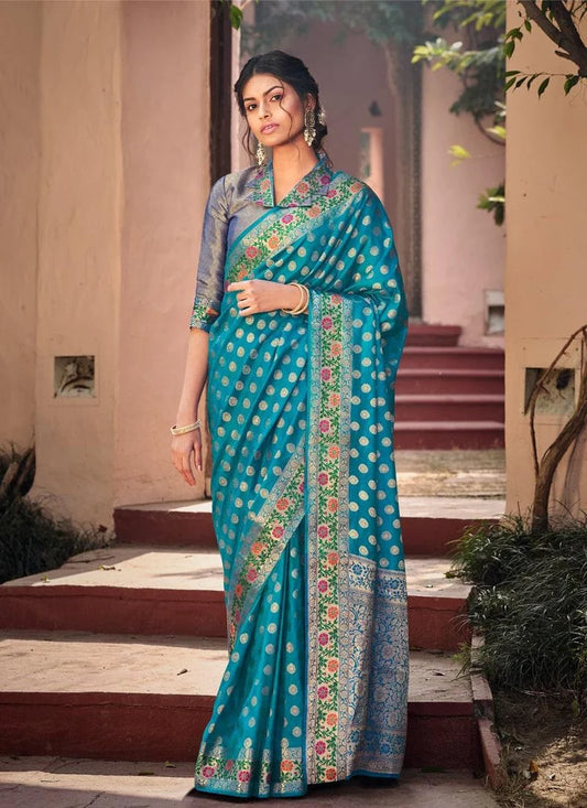 Women Soft Silk Saree With Blouse
